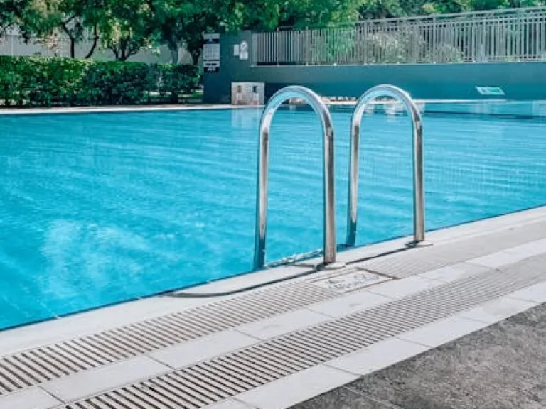 Salt water vs chlorine pools