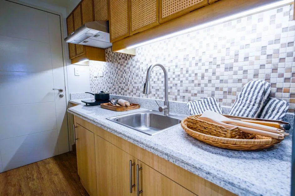 Kitchenette d'Extérieur Compacte en Couloir