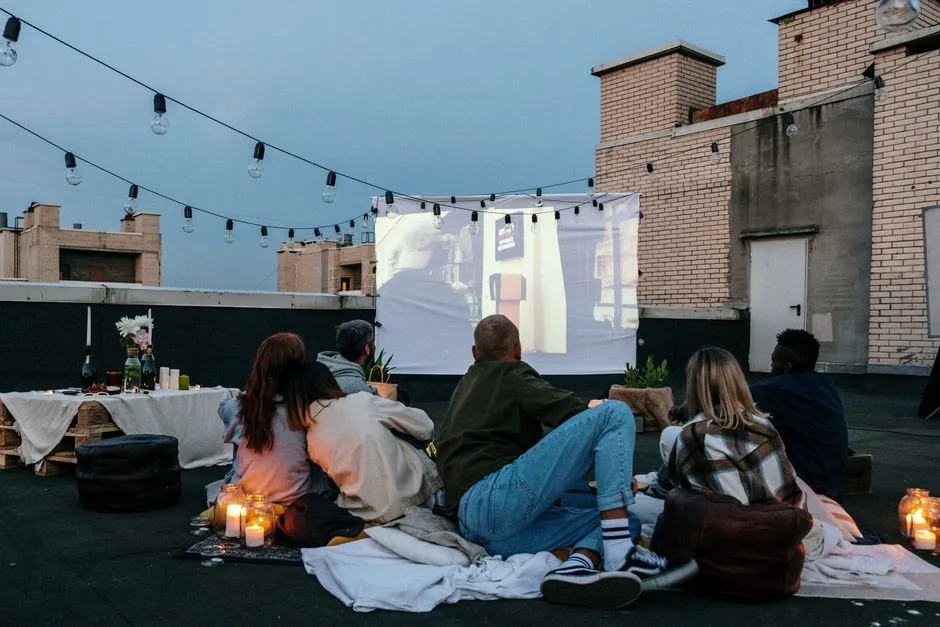 Cinéma Flottant / Soirée Cinéma au Bord de la Piscine