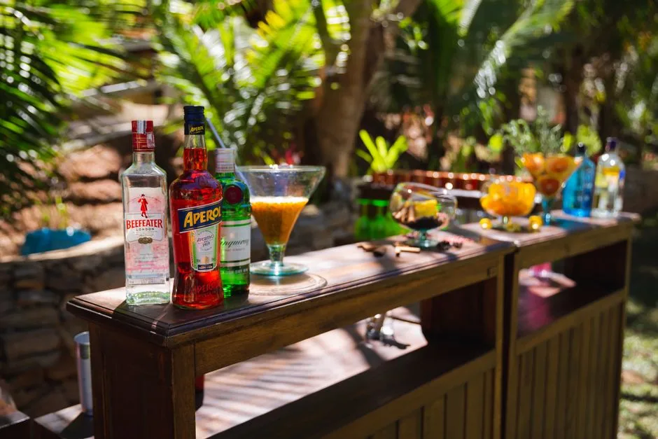 Bar à Cocktails et Mocktails DIY