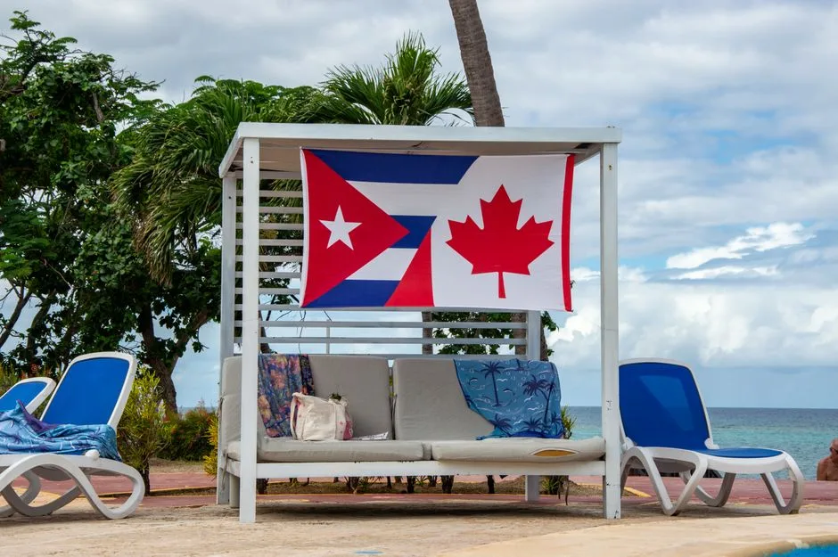 Double Daybed / Cabana de Conversation