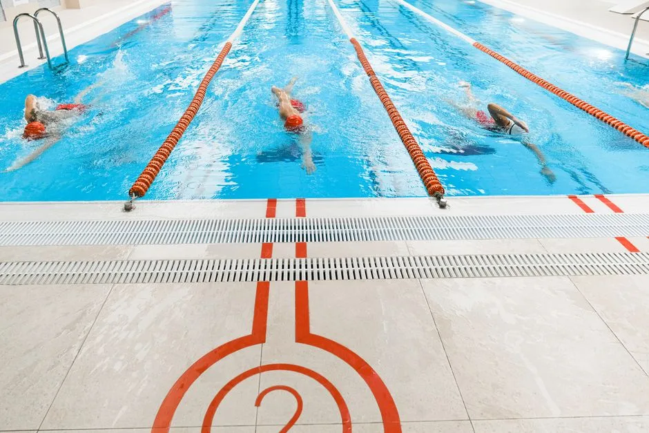 Agrandissement de la piscine / ajout d'un couloir de nage