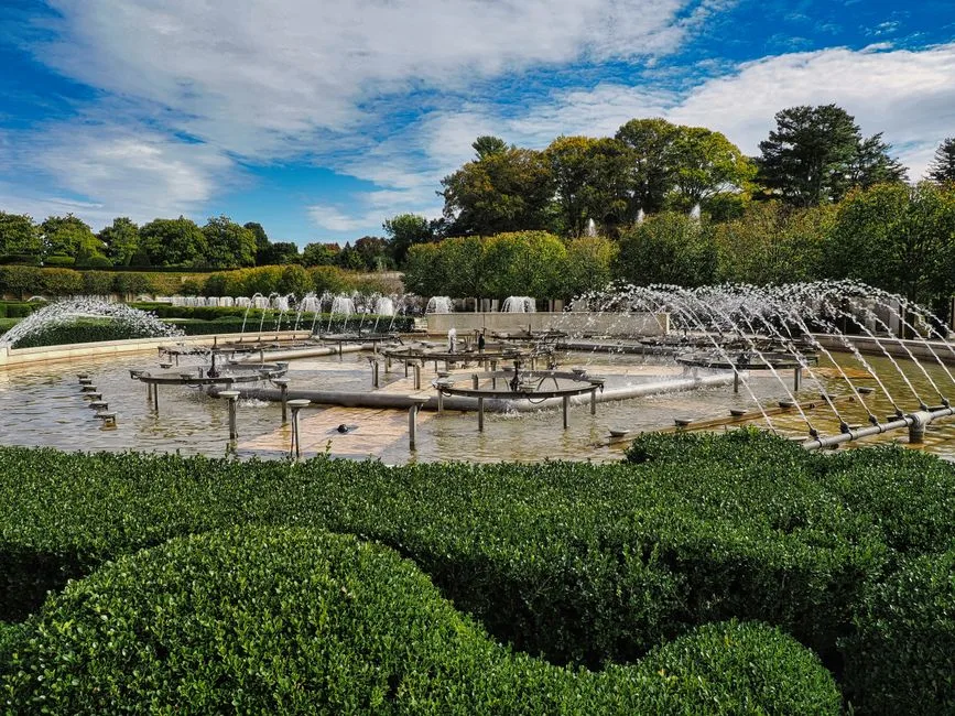 Fontaine Flottante Décorative de Piscine