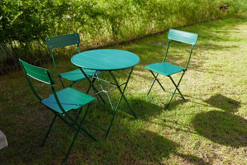 Meubles Pliants / Empilables pour Petites Terrasses