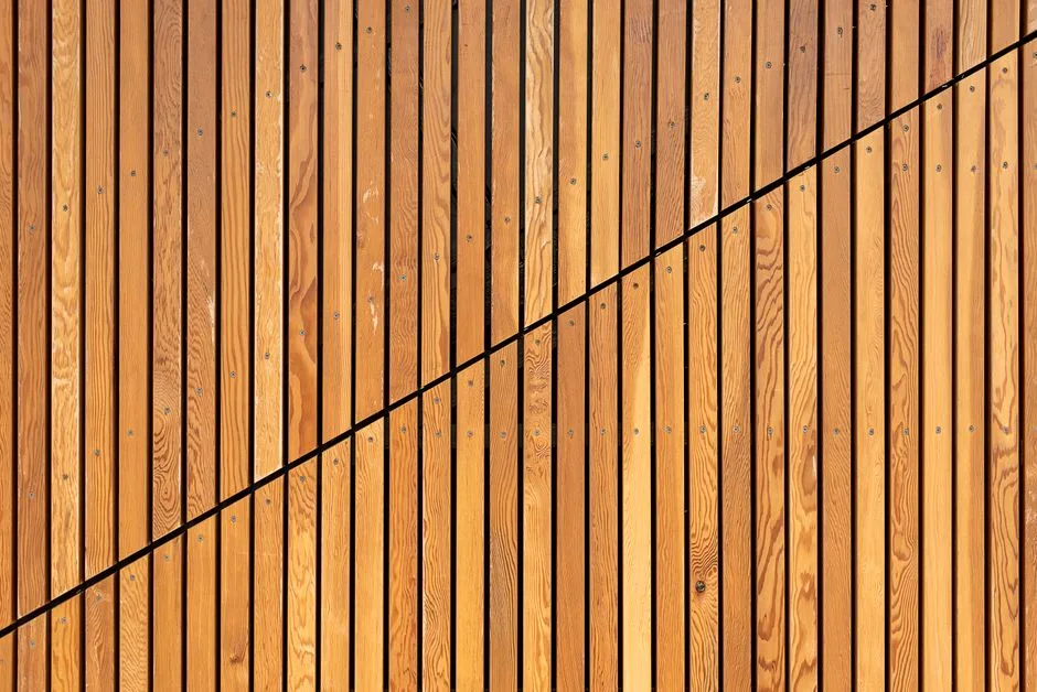 Écran à Lames Horizontales en Bois