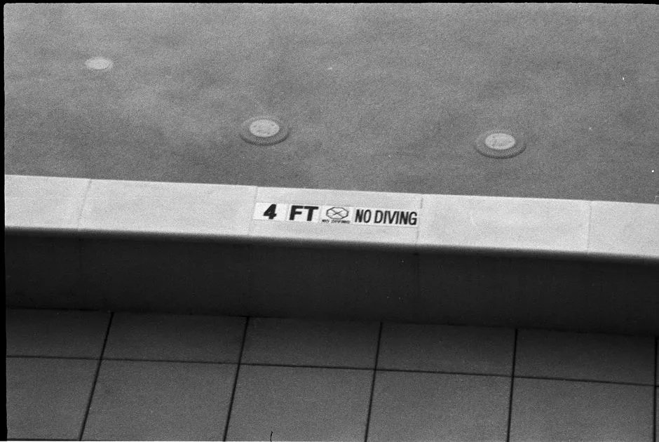 Panneaux de Piscine & Signalétique Style Vintage