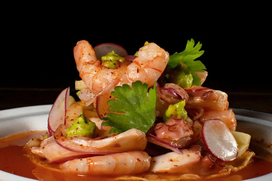 Ceviche de Crevettes & Coupes de Cocktail de Fruits de Mer